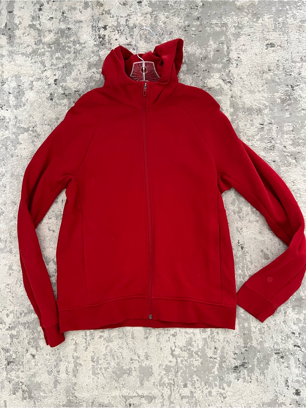 Like new EUC lululemon men’s relaxed fit zip up hoodie size M red